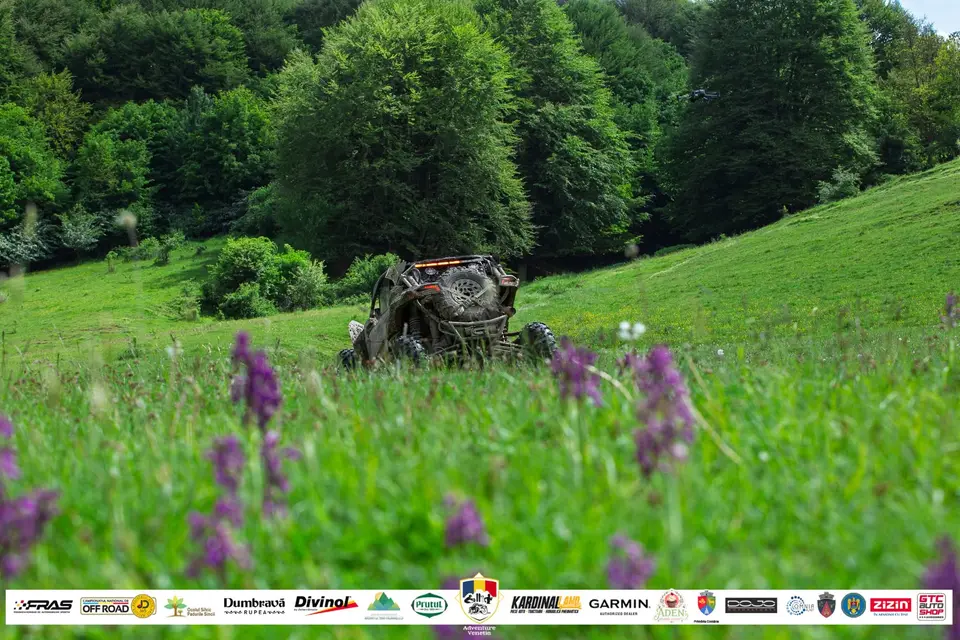 Mașină 4x4 pe traseu la GPS Adventure Trophy, Veneția de Jos